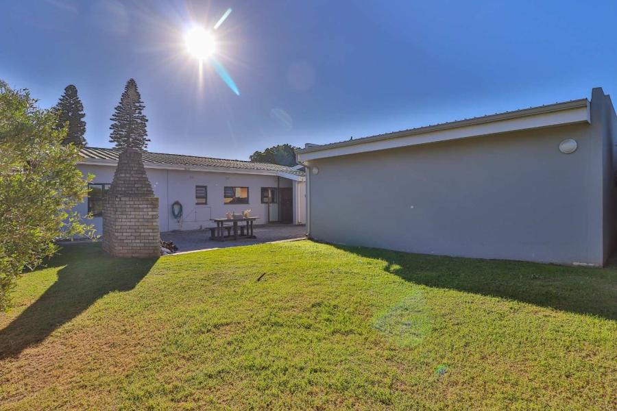 4 Bedroom Property for Sale in Hartenbos Central Western Cape
